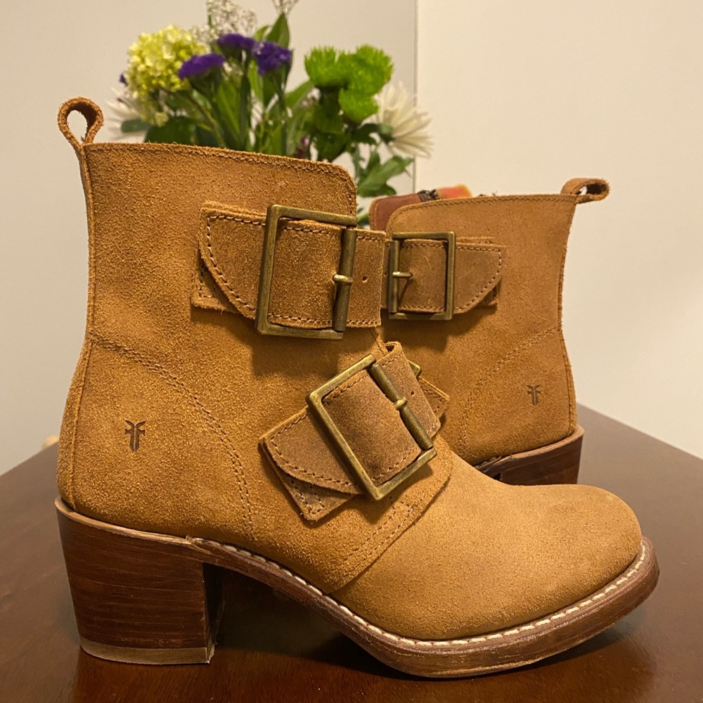 BRAND NEW Frye Sabrina Double Buckle